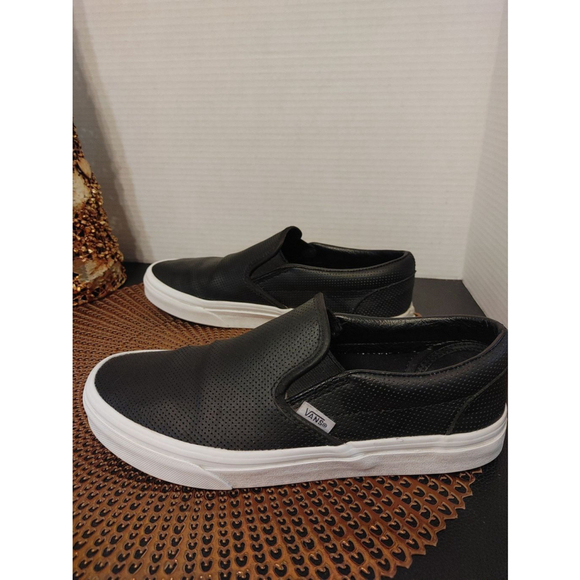 VANS Classic Slip-On Size 7.5(M) or 9(W) - Picture 3 of 5